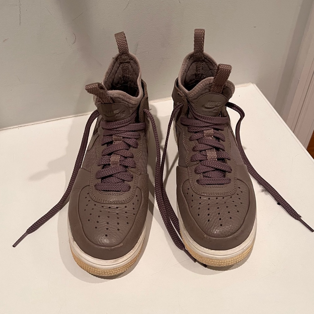 Nike Air Force High Tops Women’s SZ (6.5)